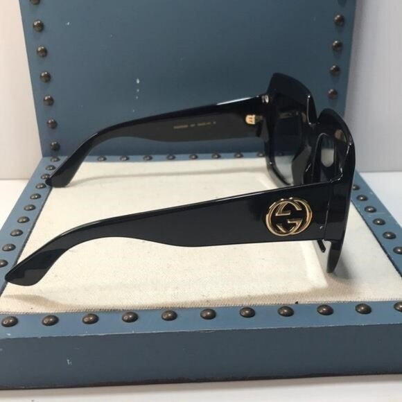 New Authentic Gucci GG0053SN 001 Black Oversize Square Sunglasses - Picture 10 of 14